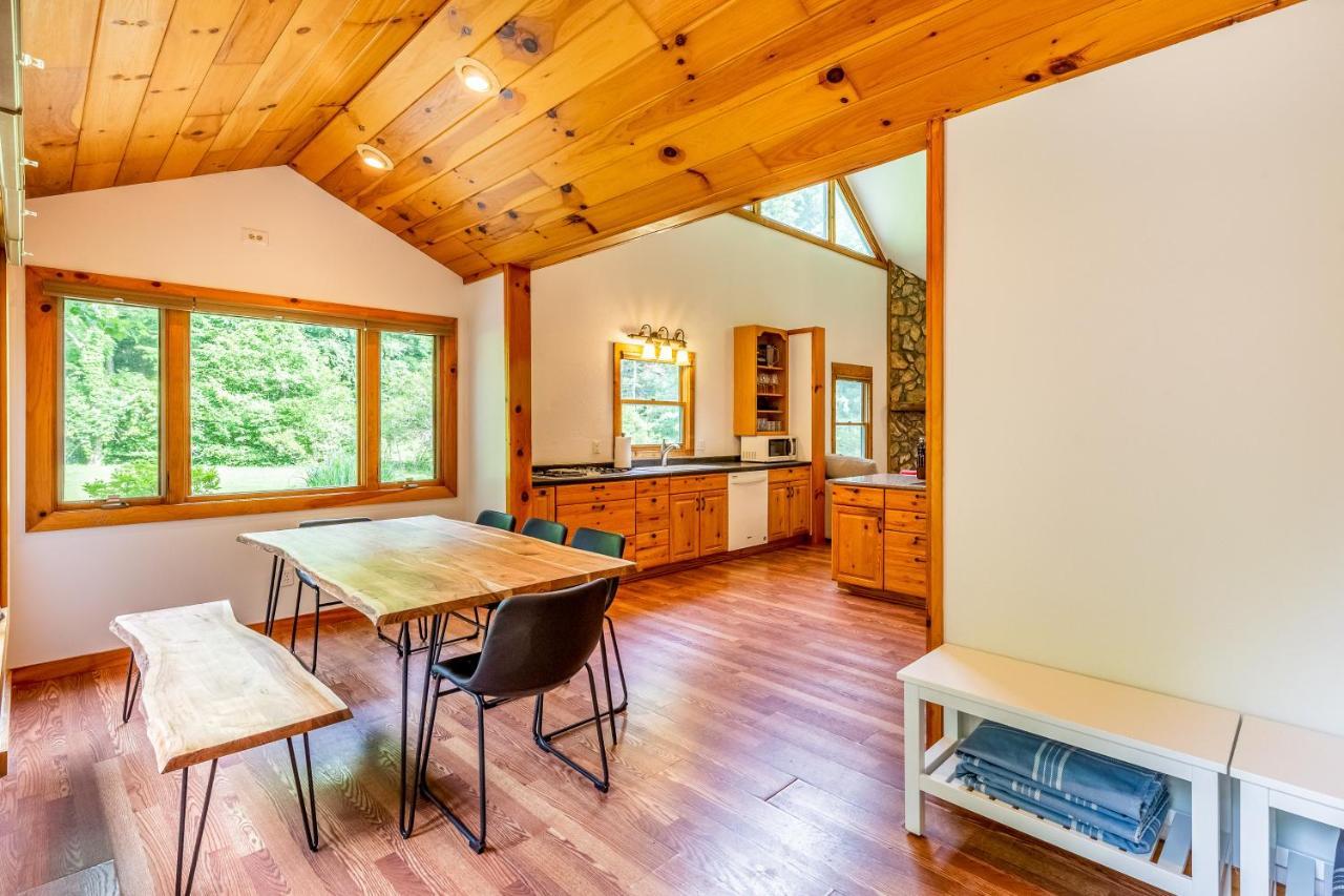 Villa Pebble On The Creek Whittier Esterno foto