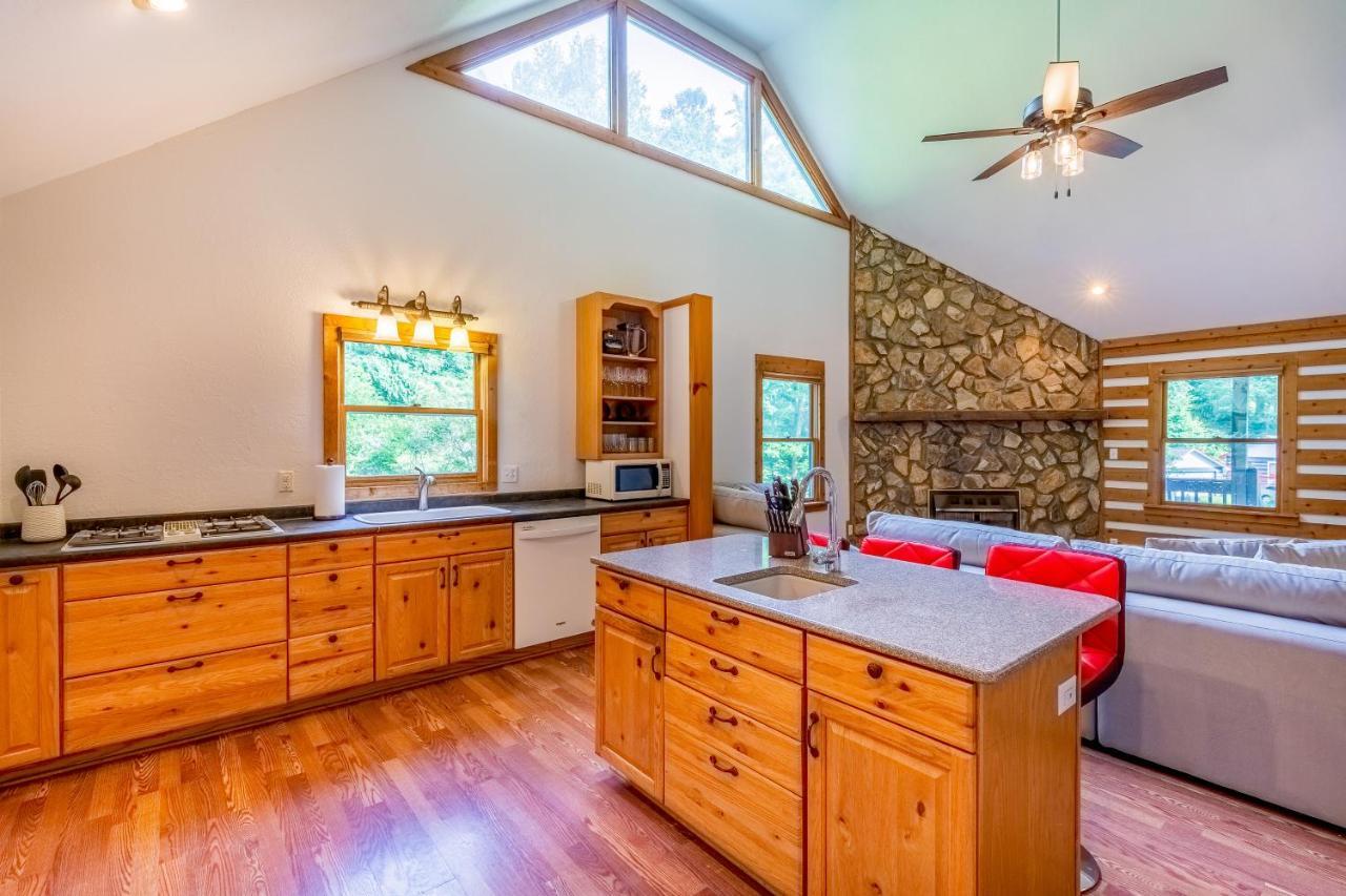 Villa Pebble On The Creek Whittier Esterno foto